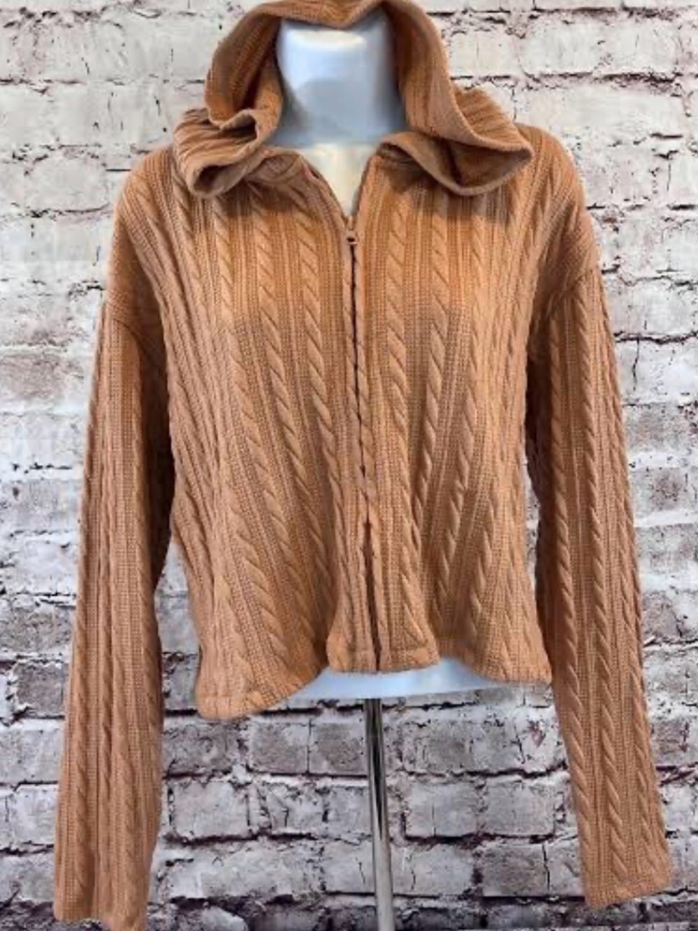 Olive & Oak Cable-Knit Hooded Zip Cardigan in Camel